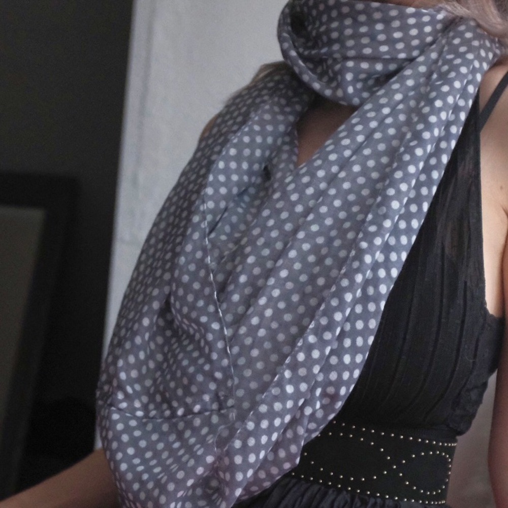 🐼🐼🐼Grey and white polka dot infinity scarf